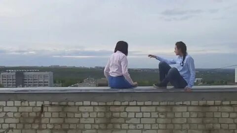 Сброситься или заговорить с ней