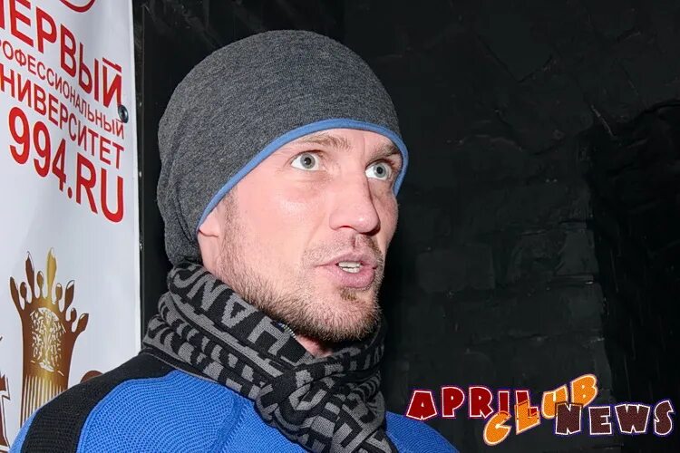 роман костомаров фигурист. роман костомаров. костомаров головные уборы. роман сергеевич костомаров маска. костомаров головные уборы.