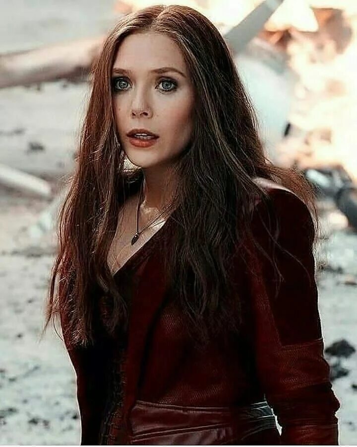 Elizabeth olsen 2022. Алая ведьма актриса элизабет олсен. Элизабет олсен фотосессия 2020. Красная ведьма актриса. Элизабет олсен алая ведьма.