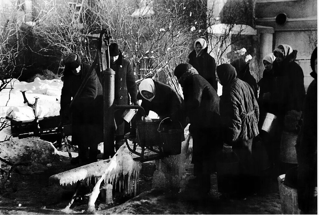 Фотографии блокады. Ленинградская блокада 1942.