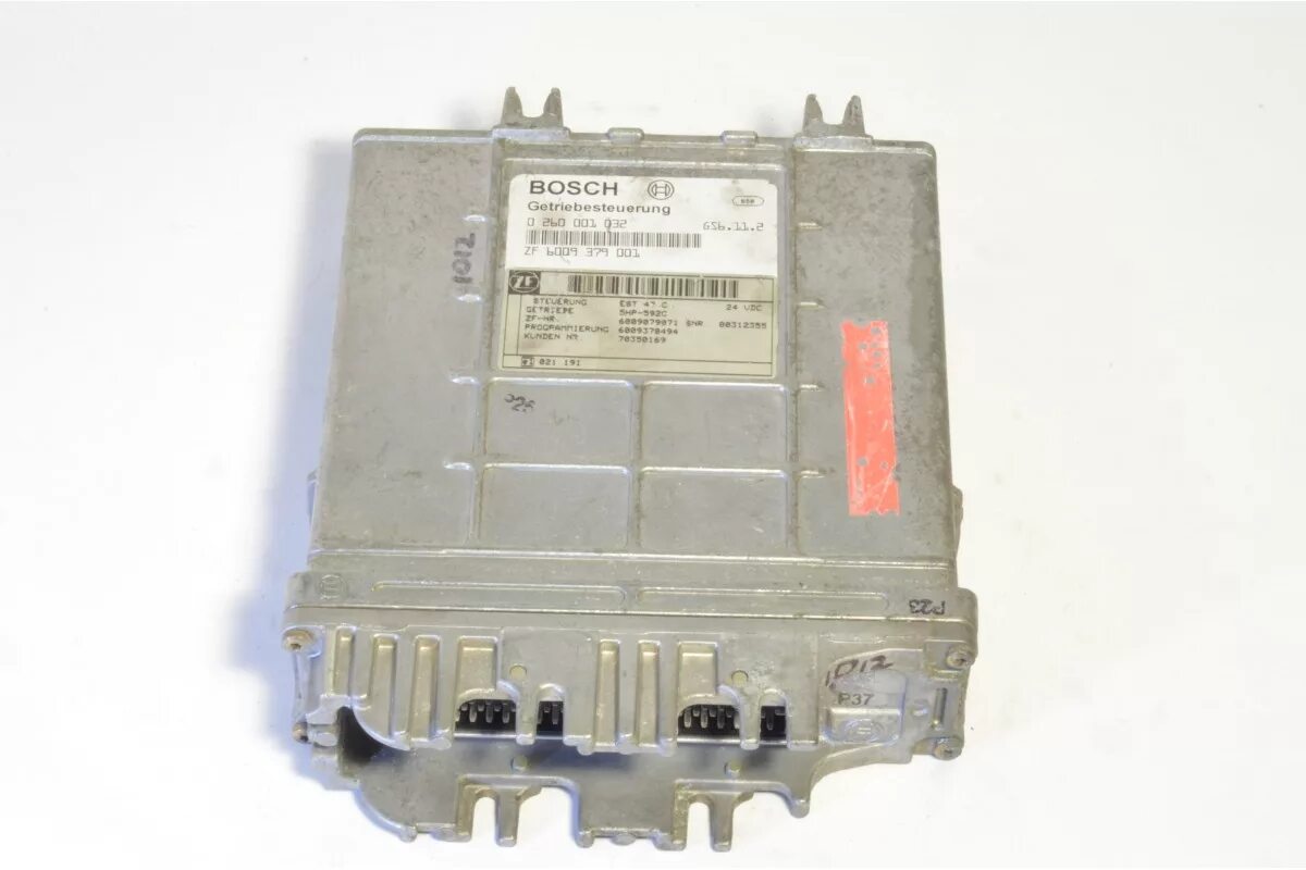 Блок управления control. Блок управления трансмиссией zf 6009 365 007 bosch 0260001038 0 260 001 038 gs6.13.1. блок управления грузовика. 9001400809 блок управления. 18.8106205 блок управления.