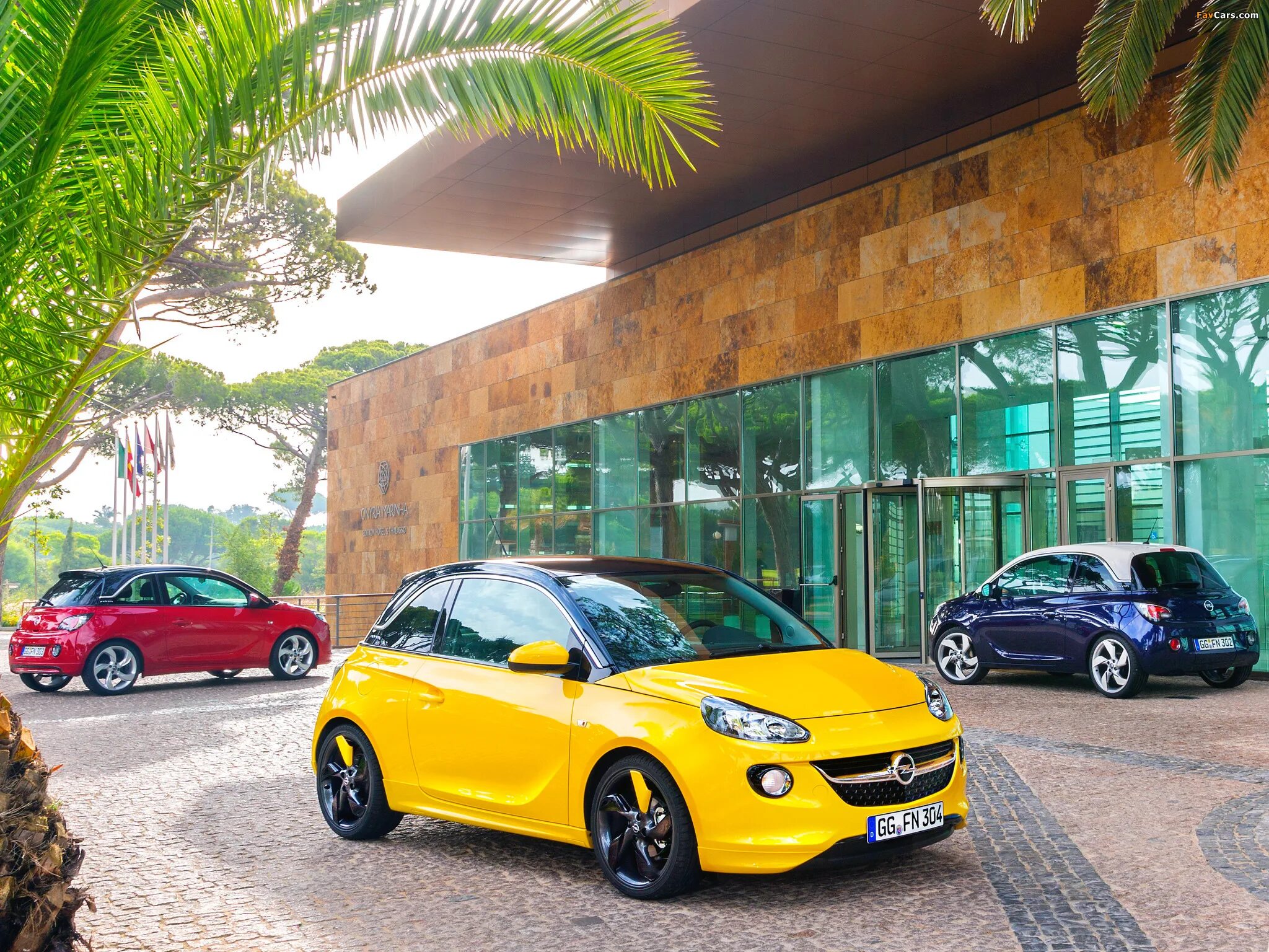 Opel Adam 2012. Бюджетные автомобили. Лучшие бюджетные машины. Комфортные бюджетные машины. Надежные бюджетные автомобили