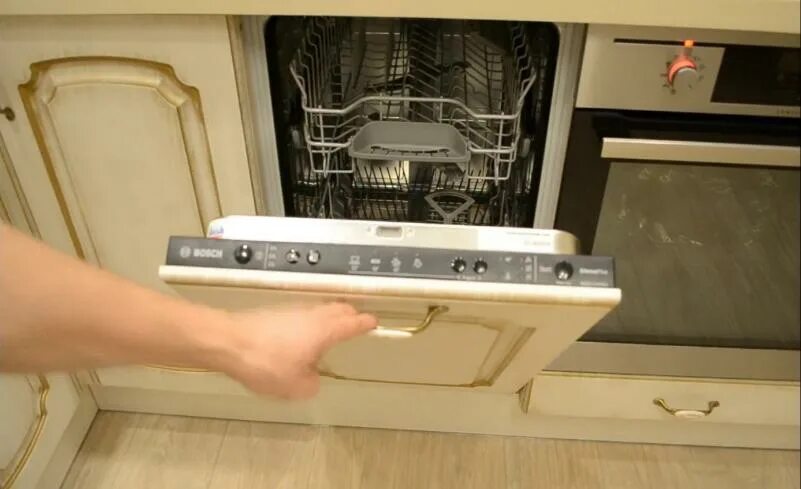 Как включить посудомоечную машину бош. Bosch spv46mx00e. посудомойка бош 9000596258 440 eg bosh. посудомойка bosch epg7002. бош посудомойка spv53mooru первый запуск.