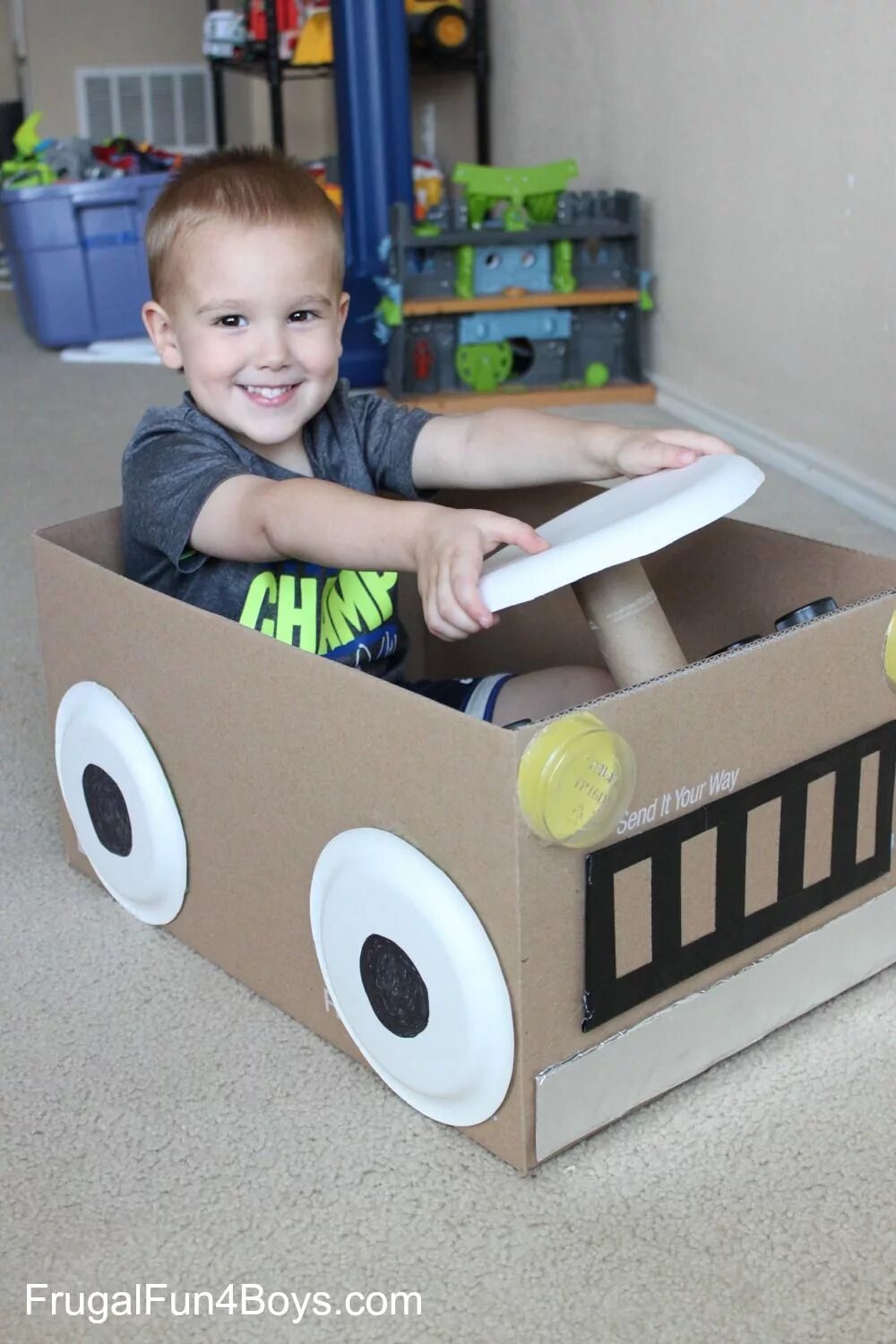 Children of machine. Машинка из картона. Машина из картона для детей. Машина из картонной коробки. Машина из картона своими руками для детей.