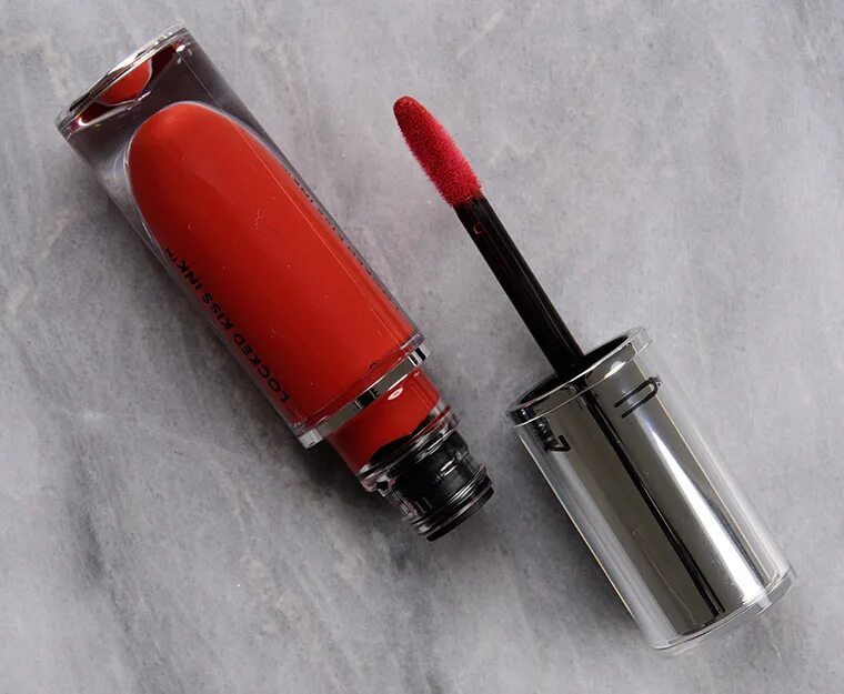 Kiss ink. Mac locked kiss ink 24hr lipcolour. mac locked kiss 24hr lipstick. mac locked kiss ink 24hr lipcolour свотчи. mac locked kiss ink 24hr lipcolour fruitful.