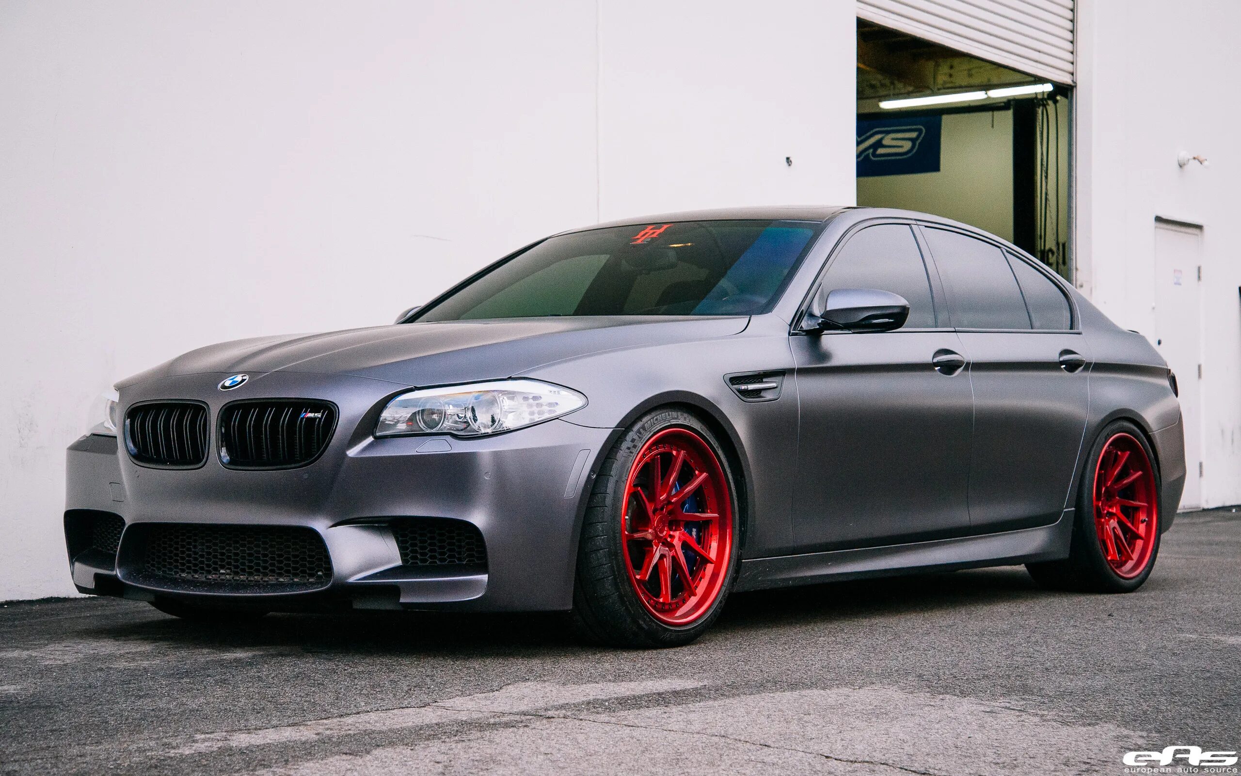 Бмв м5 матовая. BMW m5 f10. BMW m5 f10 Tuning. BMW m5 f10 Black. БМВ 5 ф10.