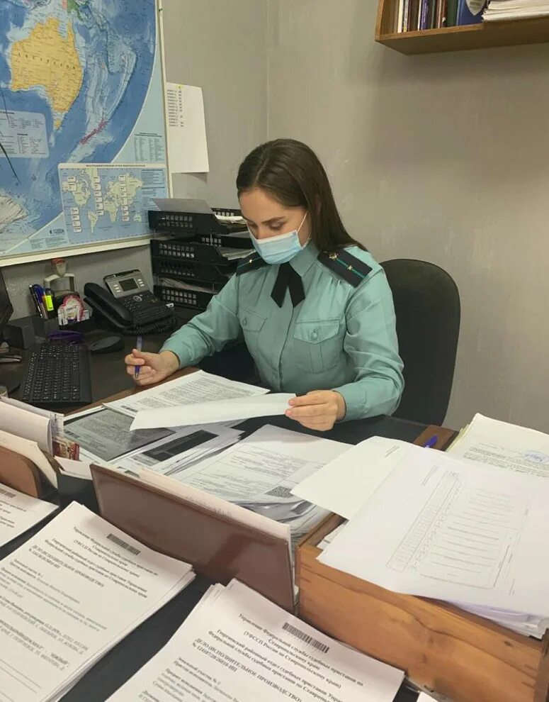 Приставы номер телефона. Приемный день судебных приставов. Пристав фото со спины. Банк данных исполнительных производств судебных приставов. Приставы смоленского района.