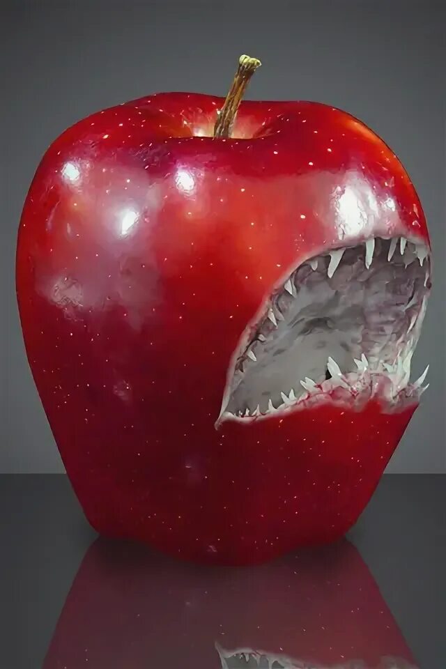 Красным яблоком луна