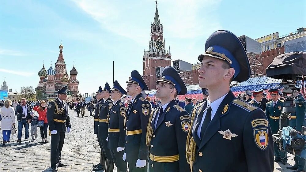 Кремлевская форма. Форма ФСО президентский полк. Солдаты ФСО президентский полк. Форма президентского полка ФСО.