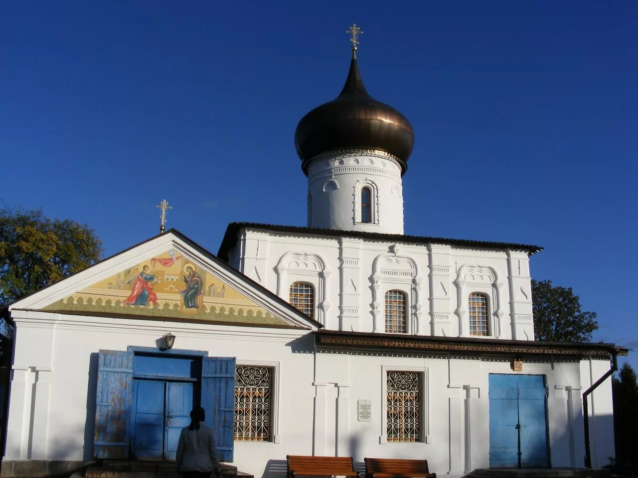 Церкви в старой руссе. Георгиевский собор старая русса. церковь георгия победоносца старая русса. георгиевская церковь в старой руссы. старая русса храм святого георгия.