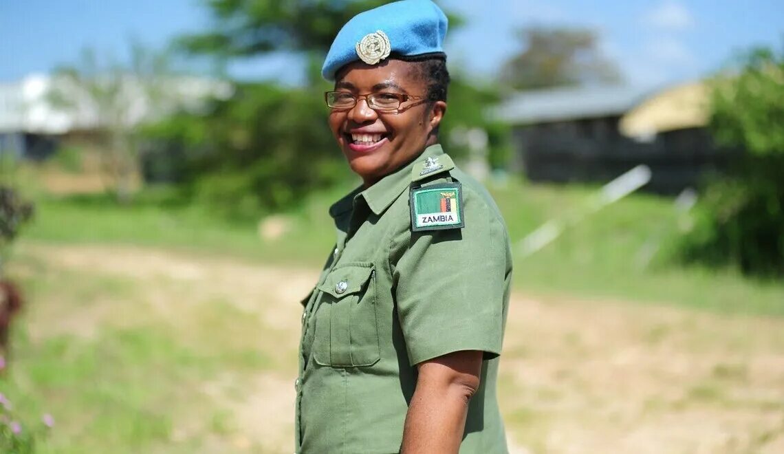 Девушка оон. Полиция Замбии. Женщины Замбии. Женщины миротворцы ООН. Армия Замбии.