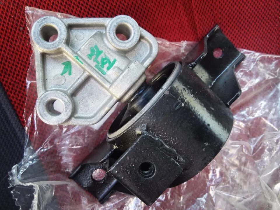 Показать опору двигателя. Опора двигателя swag 40130054. 4. Показать опору двигателя. Westar em4004.