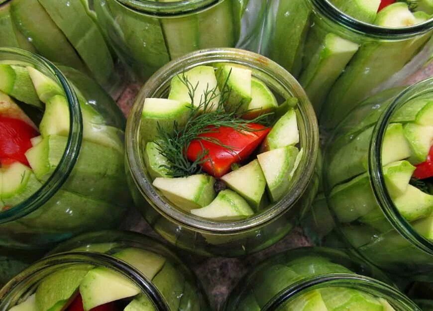 Замаринованные кабачки рецепт. Маринованные кабачки. консервированные кабачки. маринованные кабачки на зиму. вкусные консервированные кабачки.