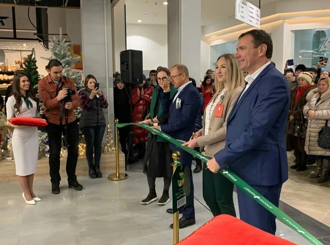Тц дискавери москва. Новый тц галерея во владикавказе. Открытие броско молл в хабаровске. Открытие торгового комплекса. Открытие торгового комплекса.