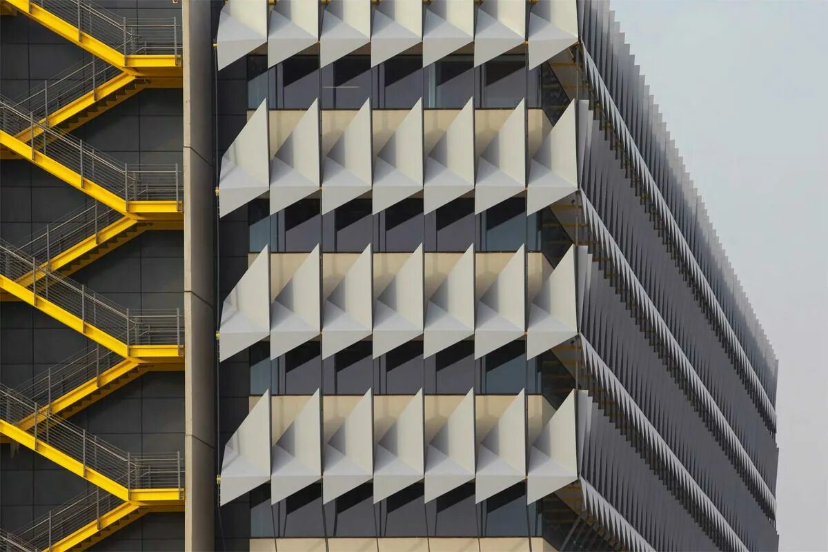 Siemens hq in Masdar City. Масдар Сити архитектура. Робсон Архитектор. Arch Skin фасады. Building performance