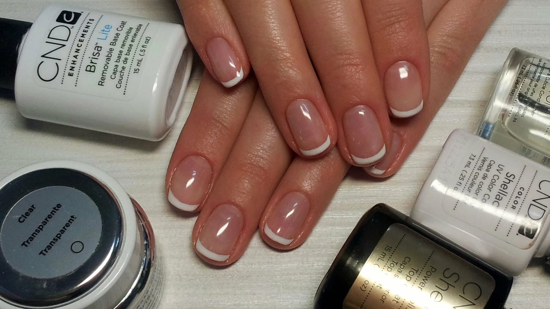 Покрытие ногтей отзывы. CND Shellac для френча. Шеллак френч. Покрытие ногтей френч. Маникюр с бесцветным лаком.