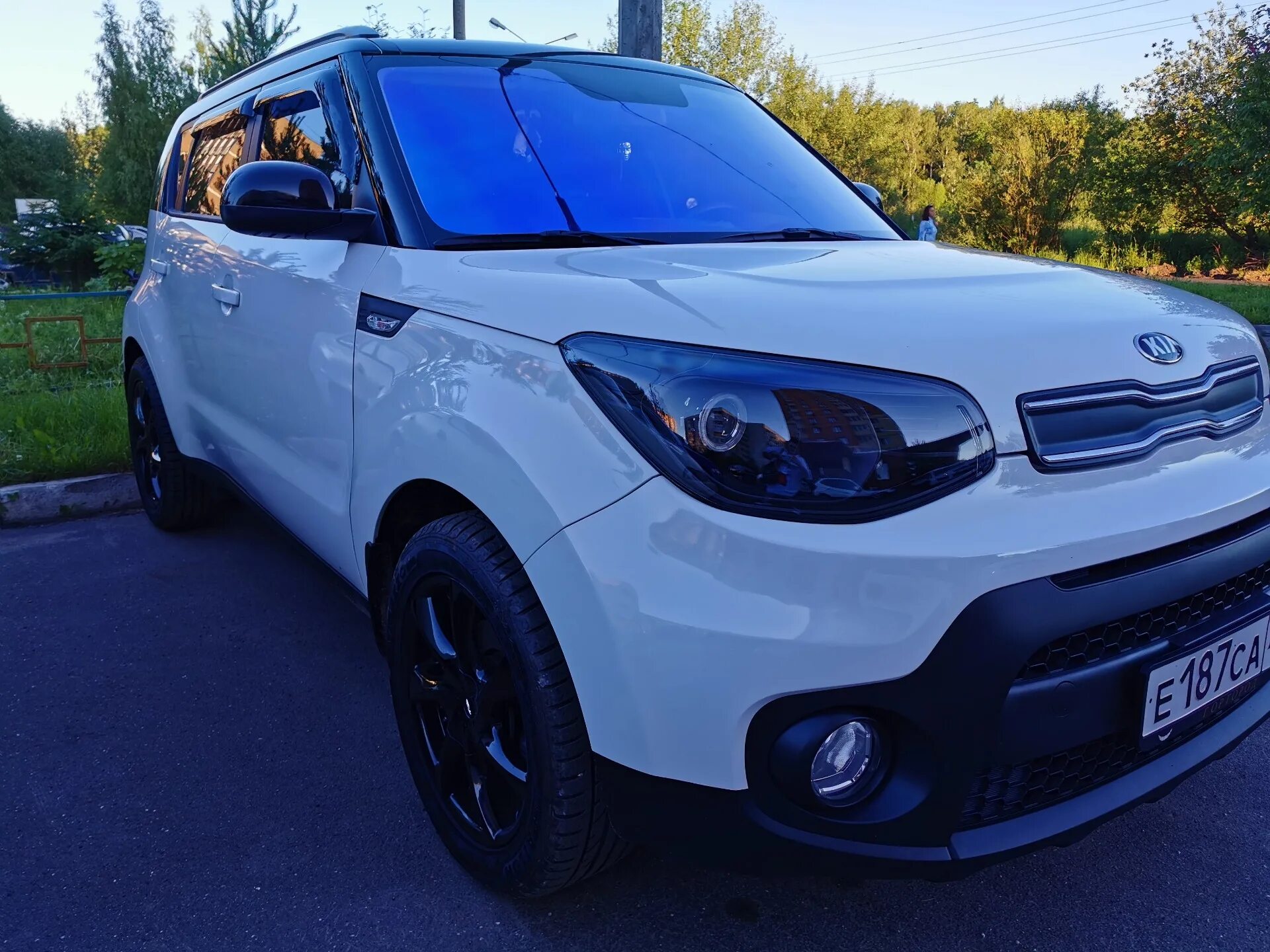 Камера киа соул 2. Киа соул. Киа соул 2017 зазоры капота. Kia Soul 2015 1.6 at серый. Капот Киа соул зазоры.