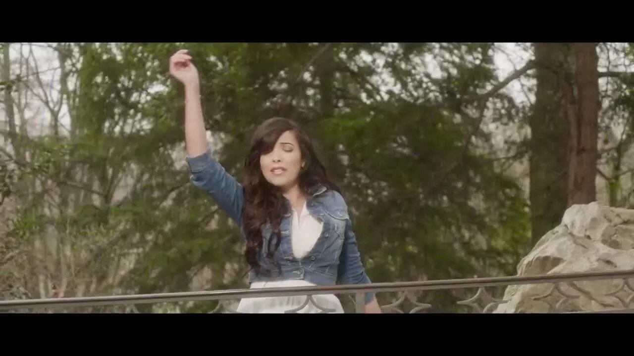 Indila. Индила derniere Danse. Indila - dernière Danse (clip Officiel) бели. Indila derniere Danse клип. Индила derniere текст