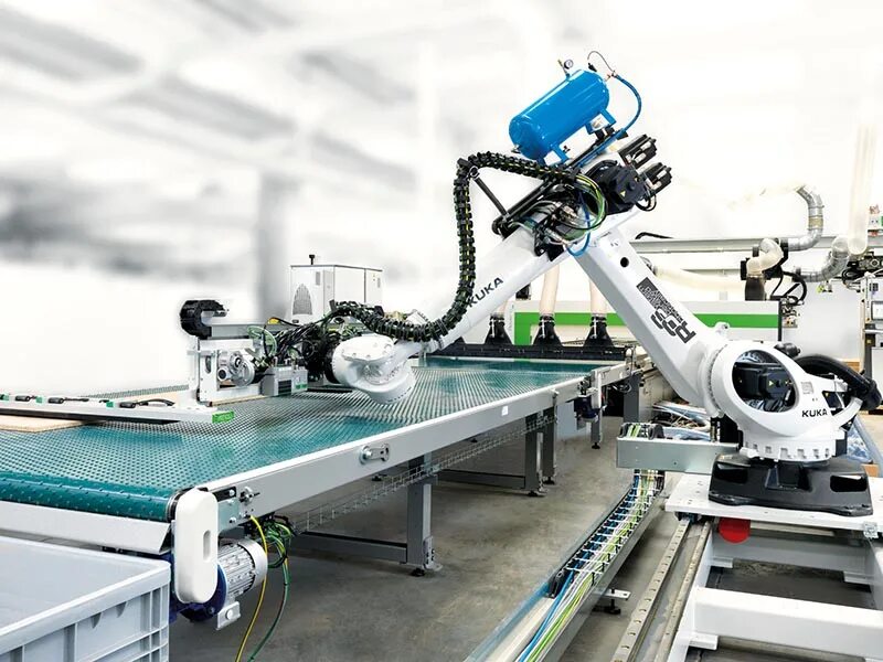 Роботизация промышленности. Робот конвейер kuka. Роботизированный станок. Роботизированный конвейер. Роботы на производстве.