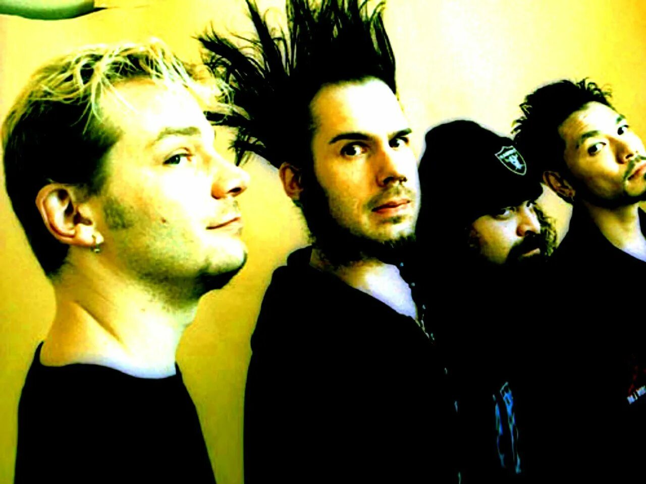 Static status. Static x xer0. уэйн статик. static-x обложка. wayne группа.