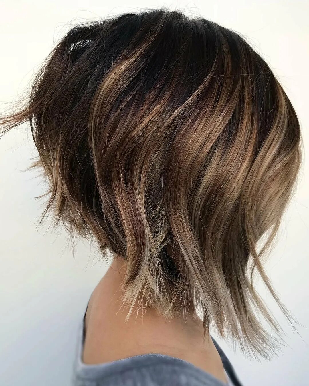 Каре бронирование. Джессика альба стрижка каре. Удлиненное каре с омбре 2022. Балаяж на асимметричное каре. Балаяж на боб.