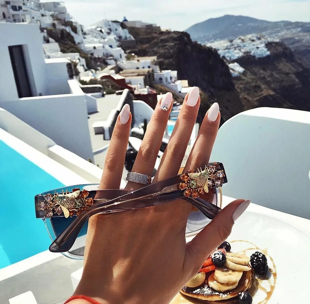 Роскошь и богатство. Атрибуты роскошной жизни. Роскошь и богатство. Богатая жизнь эстетика. Маникюр роскошь.