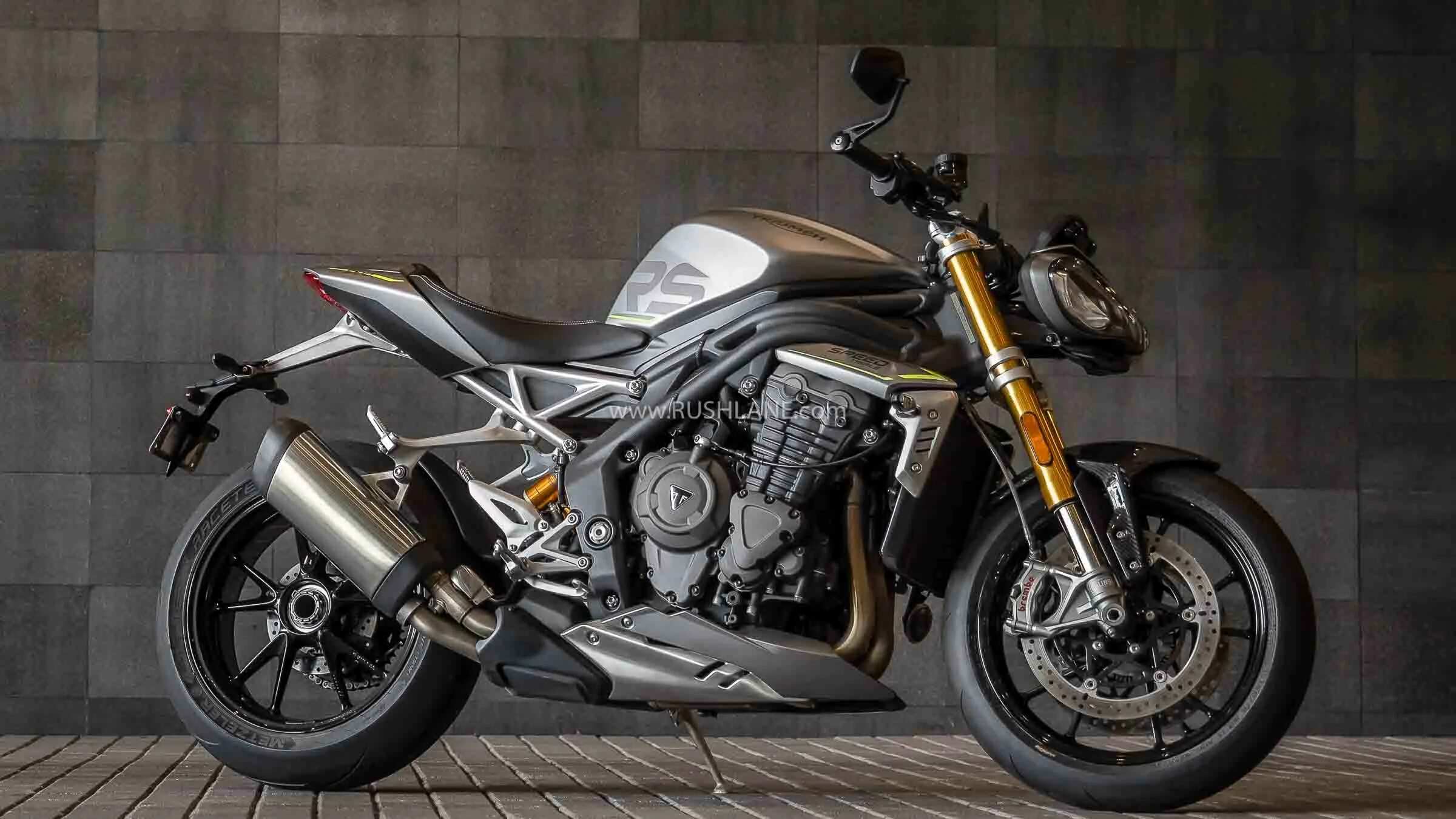 Speed triple 1200 rs. Speed triple 1200 rs