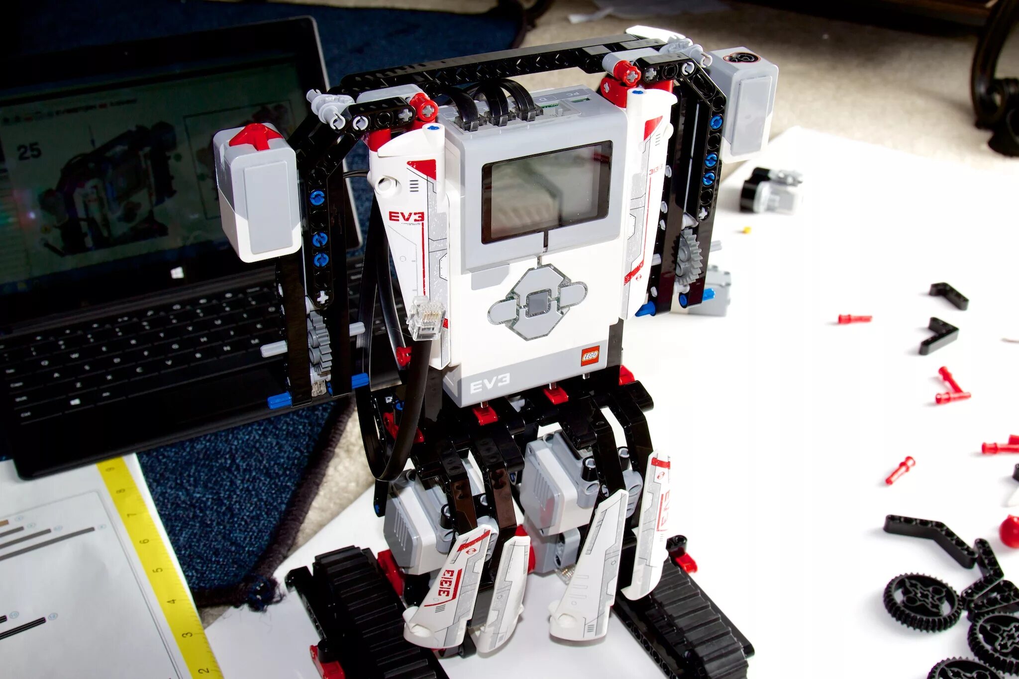 Игры ев 3. LEGO Mindstorms ev3 ev3rstorm. LEGO Mindstorms ev3 пистолет. Лего Mindstorms 2022. LEGO ev3 робот боксер.