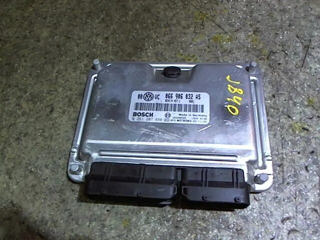 Крепление блока управления двс фольксваген гольф. Блок управления двигателем volkswagen. Блок управления двигателем volkswagen. Edc15p+. Блок управления двс фольксваген т 5 где установлен.