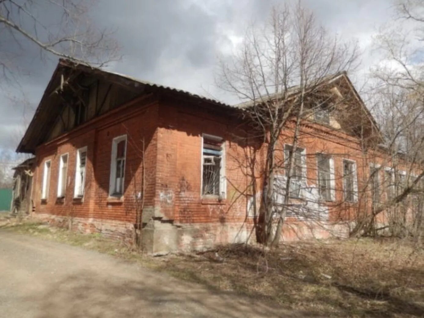 Заброшенная школа в Мамоново. Мамоново Московская область. Мамоново Новгородская область. Овражий тупик, 8. Средняя буда