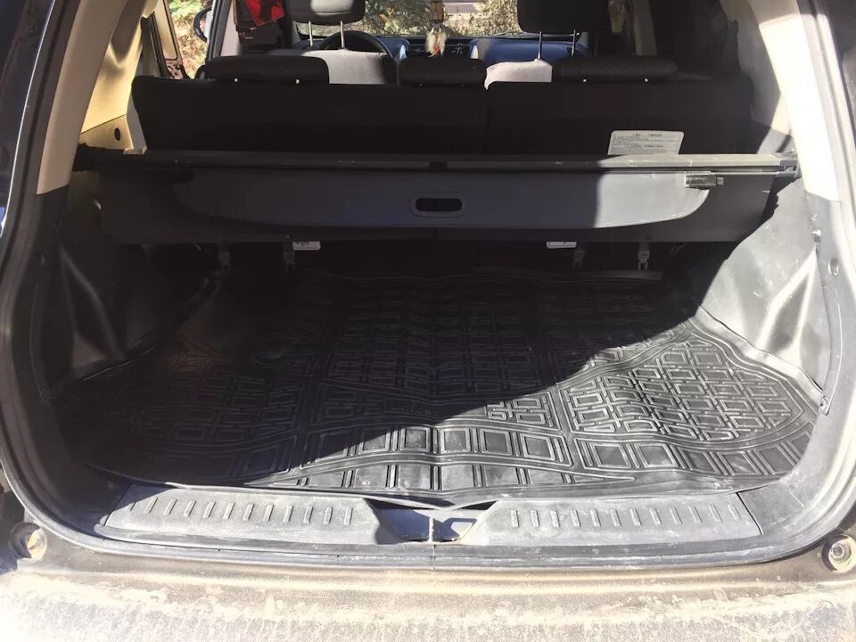 Коврик багажника джили. Geely emgrand x7 багажник. geely emgrand x7 2015 багажник. коврик в багажник geely emgrand x7. geely emgrand x7 объем багажника.