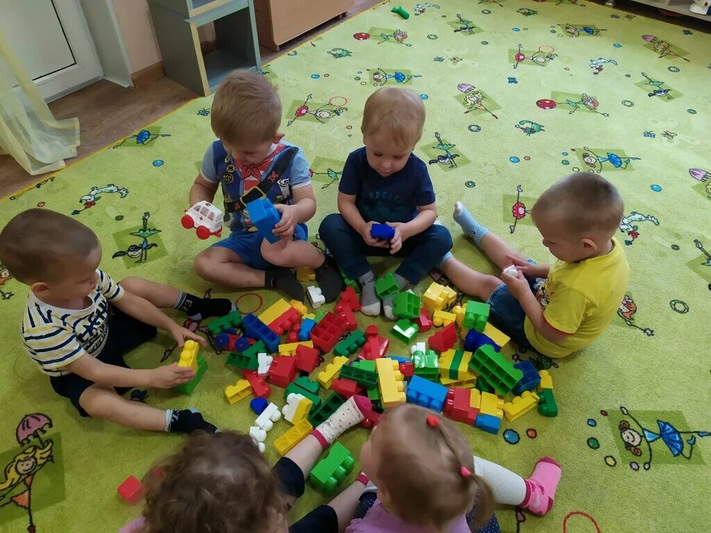 Отдать ребенка в ясли в год. Детский сад ясли. ясельная группа. дети в саду. садик ясельная группа.