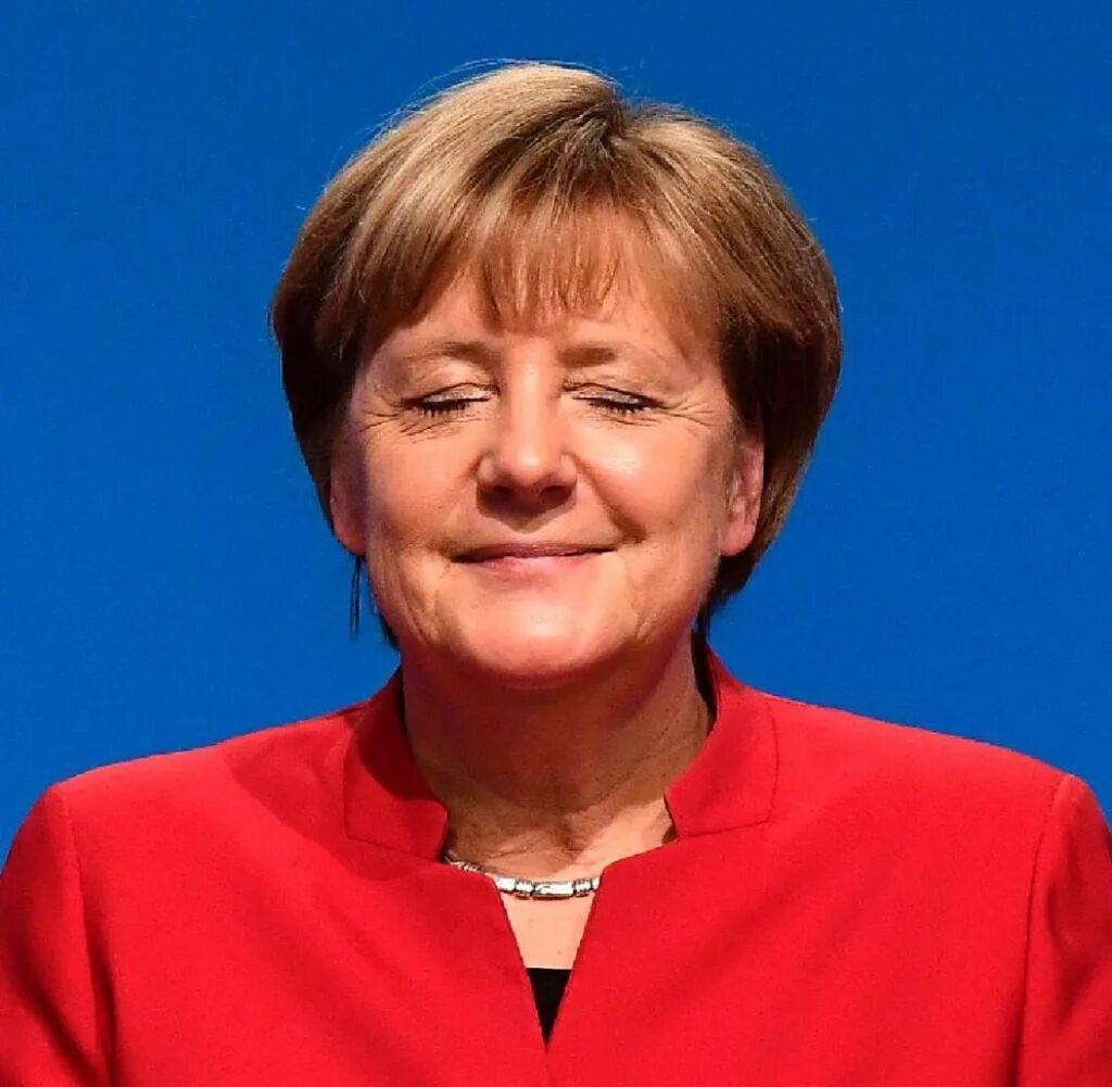 Меркель фото начала карьеры. Ангела меркель смеется. Ангела меркель. Меркель довольное. Ангела меркель.