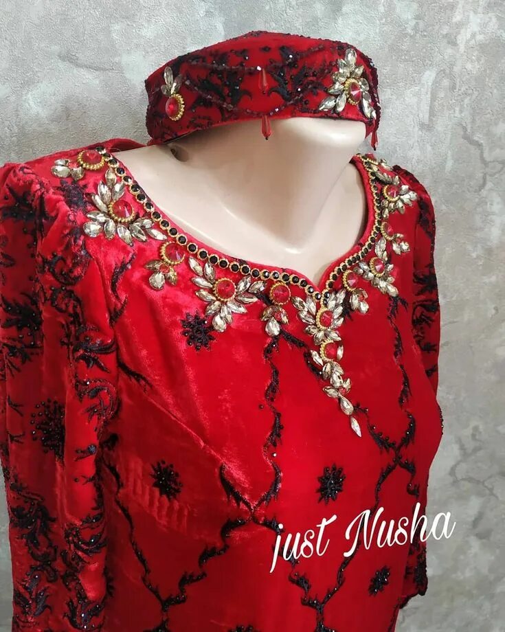 Платье национальное таджикское с украшением фото PERSIAN TRADITIONAL CLOTHING (KHORASAN) в 2023 г Винтажные вечерние платья, Наря