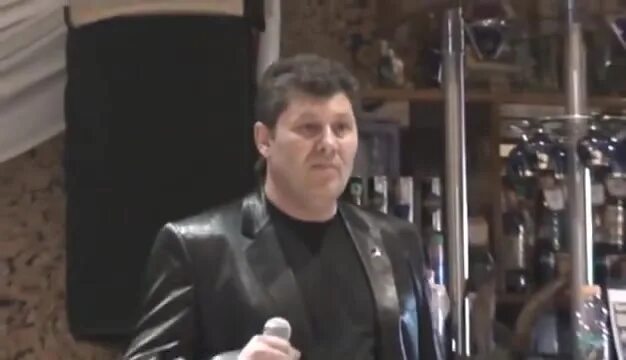 Азиз батукаев и рамзан кадыров. Посвящается вору песня. Вор в законе раджик нижневартовский. Андрей крыл тюмень вор. Владимир курский и саша север.