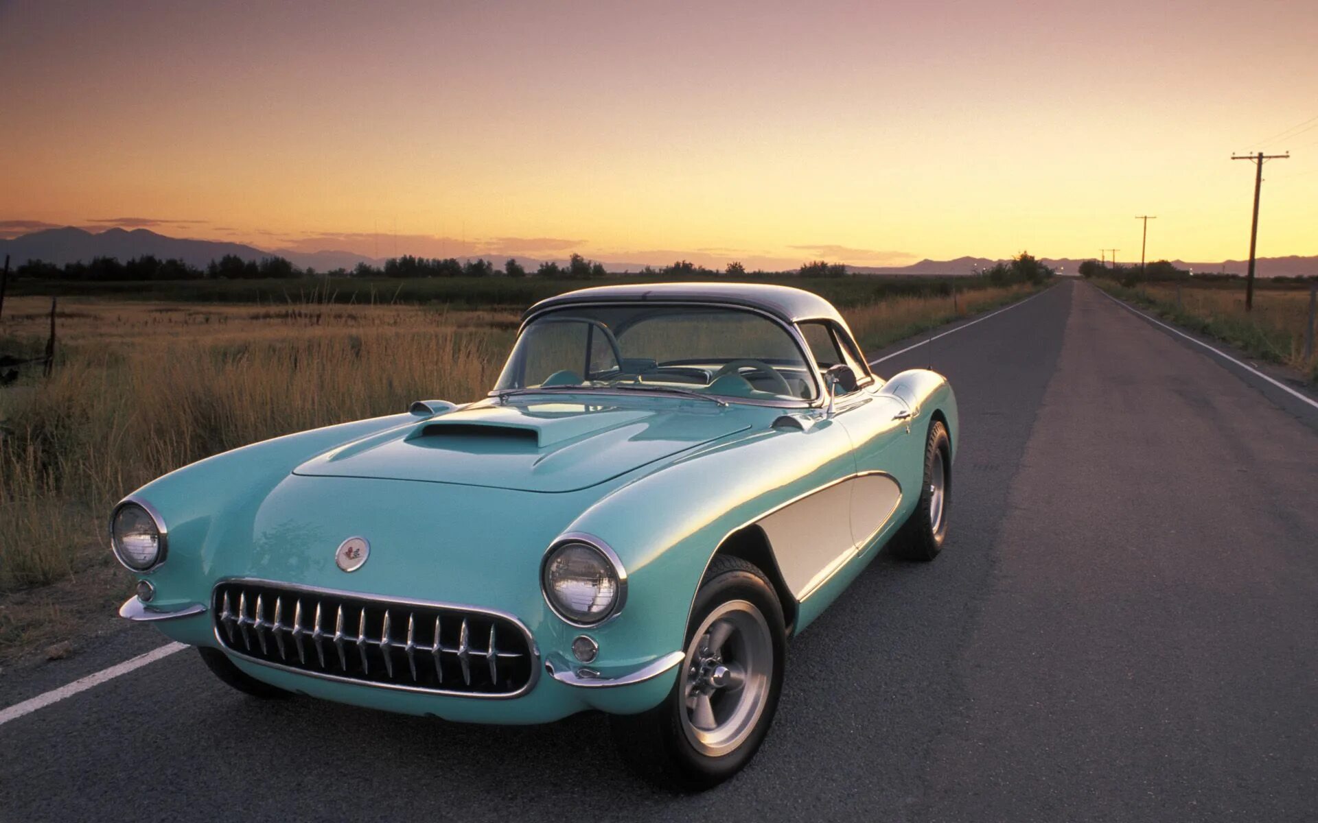 Обои ретро автомобили. Chevrolet corvette c1 1957. классический автомобиль. красивые старинные машины. классические автомобили обои.