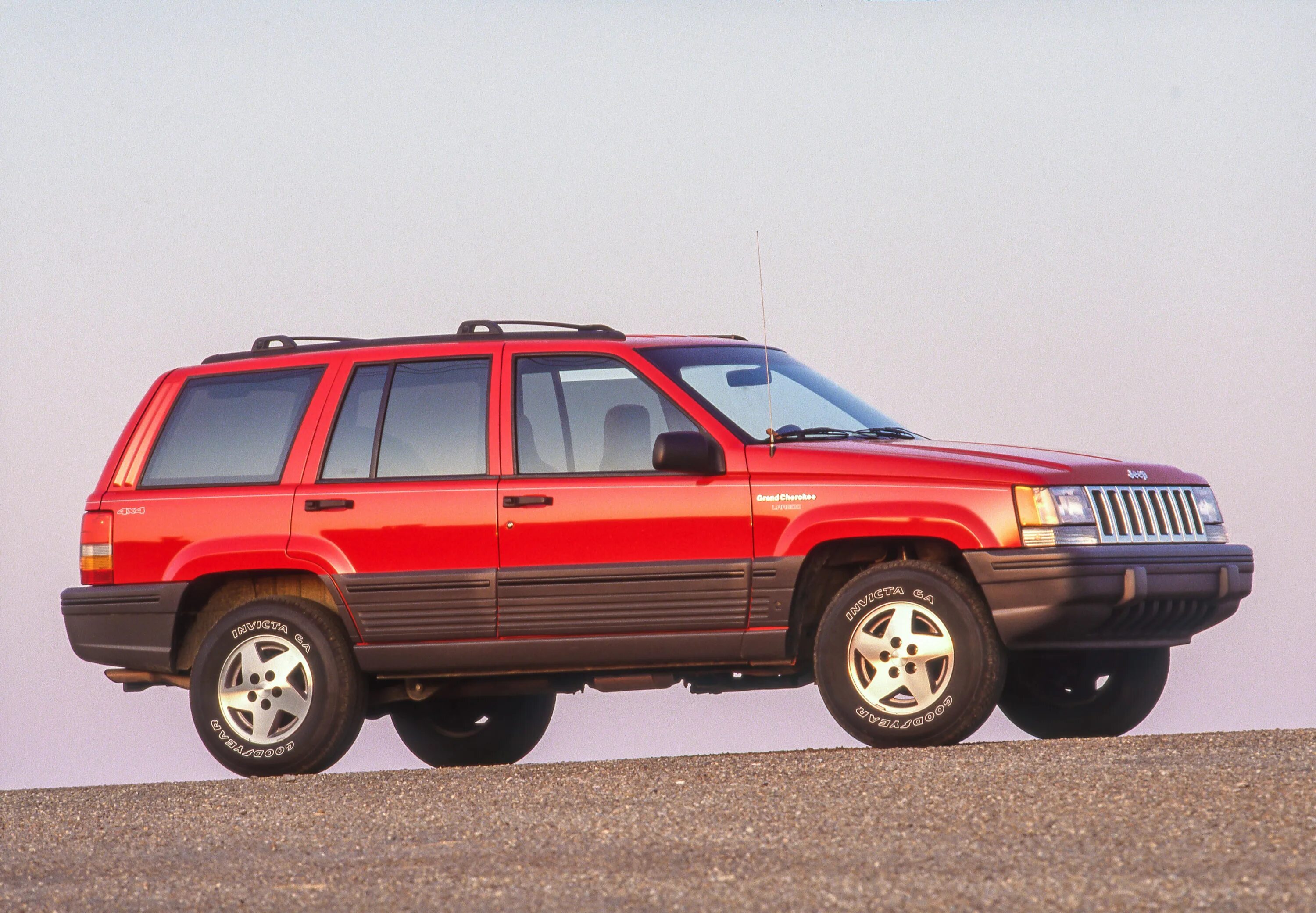 2. Джип гранд чероки 1993 года. Джип гранд чероки ларедо 1993. Jeep grand cherokee 1993г. Jeep grand jeep cherokee 1993.