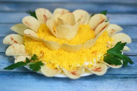 Салат на новый год с чипсами
