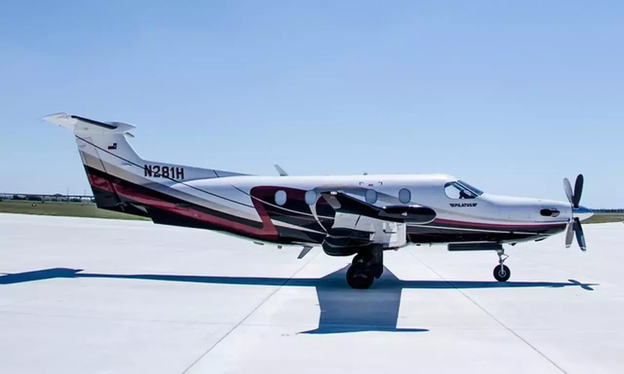 Пилатус рс. Самолет пилатус рс-12. pilatus pc-12. декстер пилатус. pilatus pc-12 cockpit.