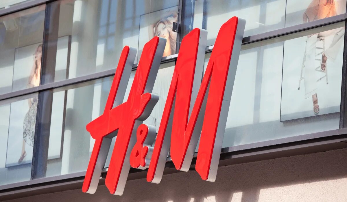 Магазин h. H M вывеска. H M логотип. H M магазин. H M закрыт.