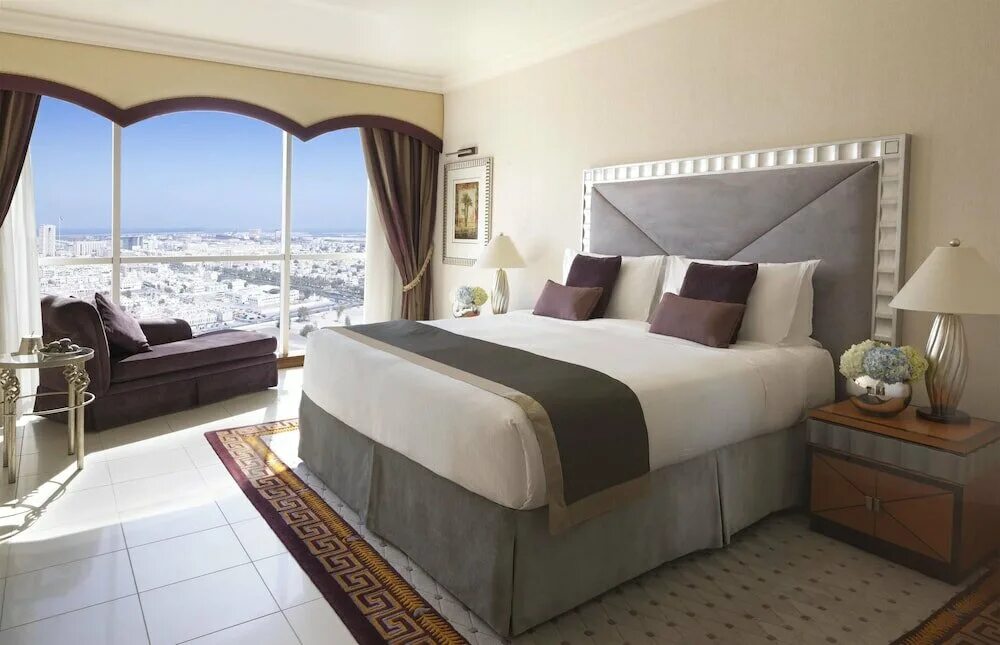 One only royal mirage отель. Отель атлантис палм дубай. Zabeel saray dubai palm. Бронирование отелей в оаэ. Khalidiya palace абу даби.