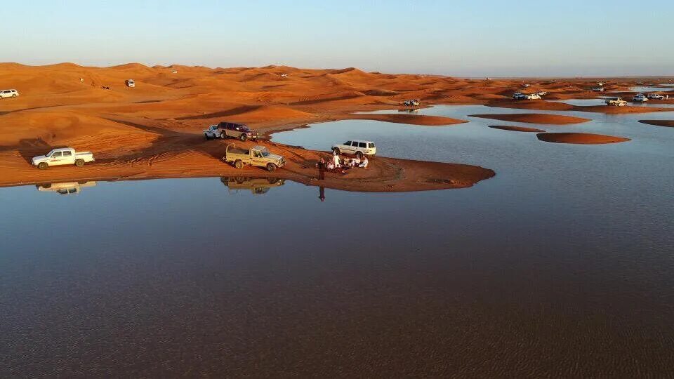Внутренние воды Саудовской Аравии. Озеро в Саудовской Аравии. Реки в пустыне Саудовская Аравия. Реки саудовской аравии