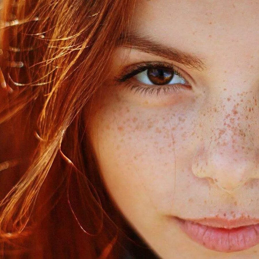 Художник эльга попова иллюстрации. Художница виктория кирдий. Девушка с веснушками. Тима белорусских девочка солнце. Эмма стоун веснушки.
