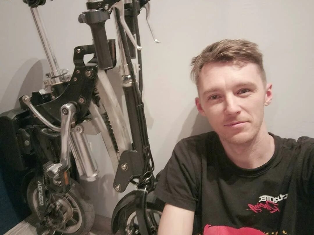 Мастерская доктора дью. Очки доктора дью. Евгений матвеев блоггер. Доктор дью блоггер. Евгений матвеев дью.