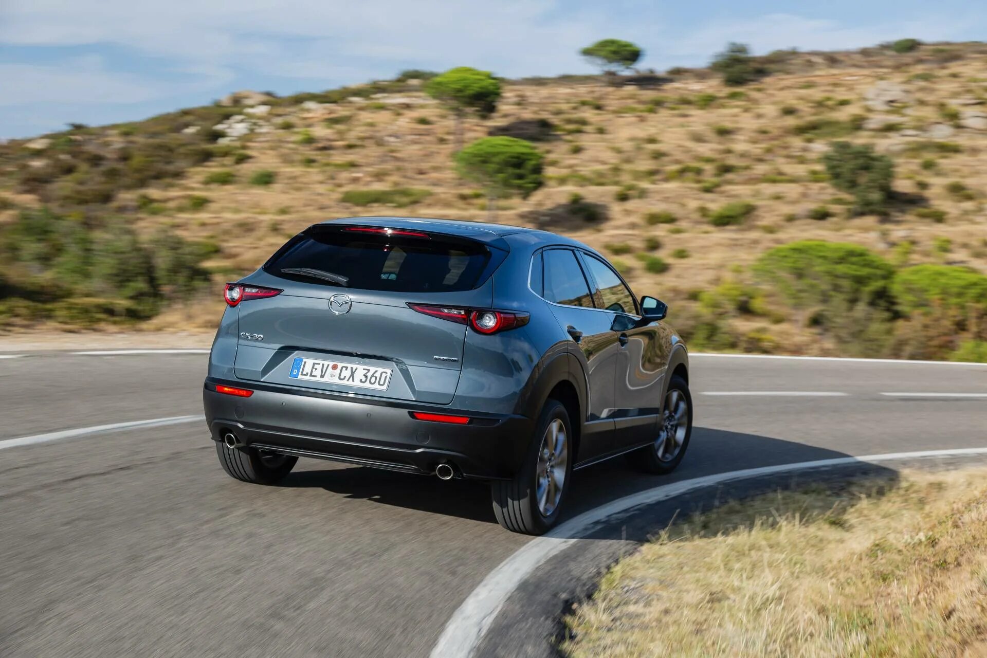 Mazda cx30 2023. Мазда q8. Mazda cx-30. Mazda cx 30 дизель. Mazda cx-30 tuning.