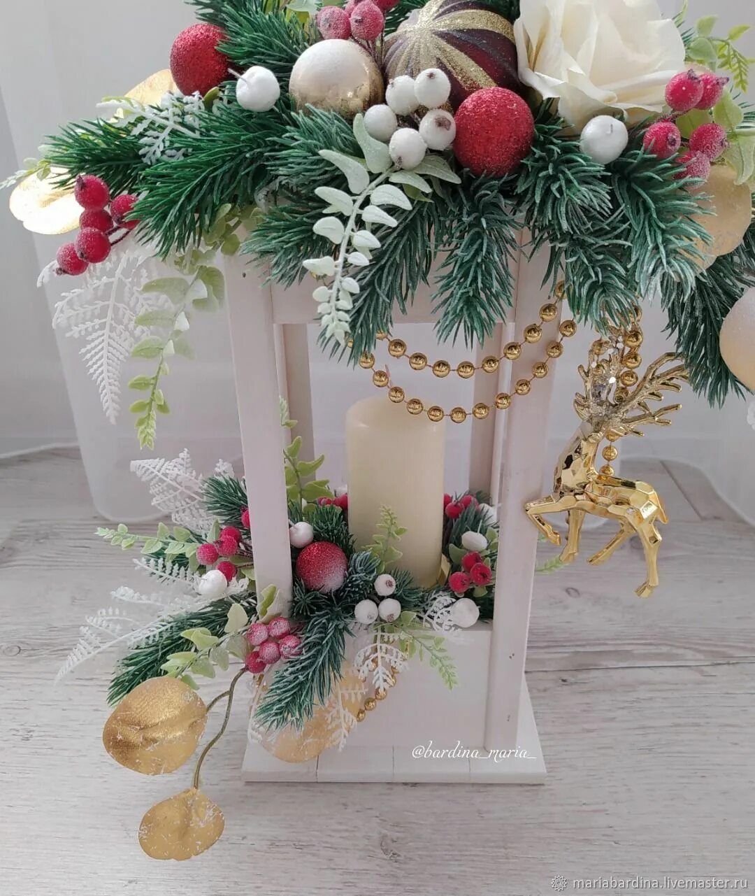 Стильные новогодние композиции. Оригинальные композиции на новый год. Оригинальные новогодние композиции. Оригинальные новогодние композиции. Зимние флористические композиции.