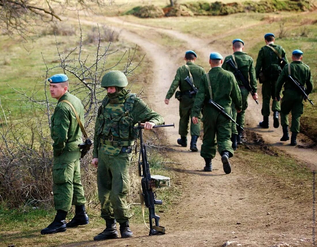 Захват военной базы. Крым 2014 военные Бельбек. Бельбек Крым воинская часть. Захват Бельбека 2014. Вежливые люди Бельбек.