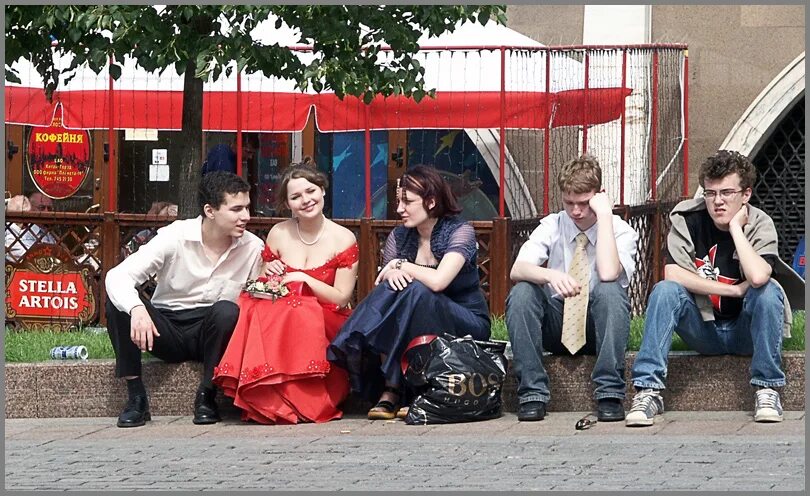 Пьяные выпускницы. Американские выпускницы. Выпускной екатеринбург. Пьяный выпускной. Пьяные выпускники школы.