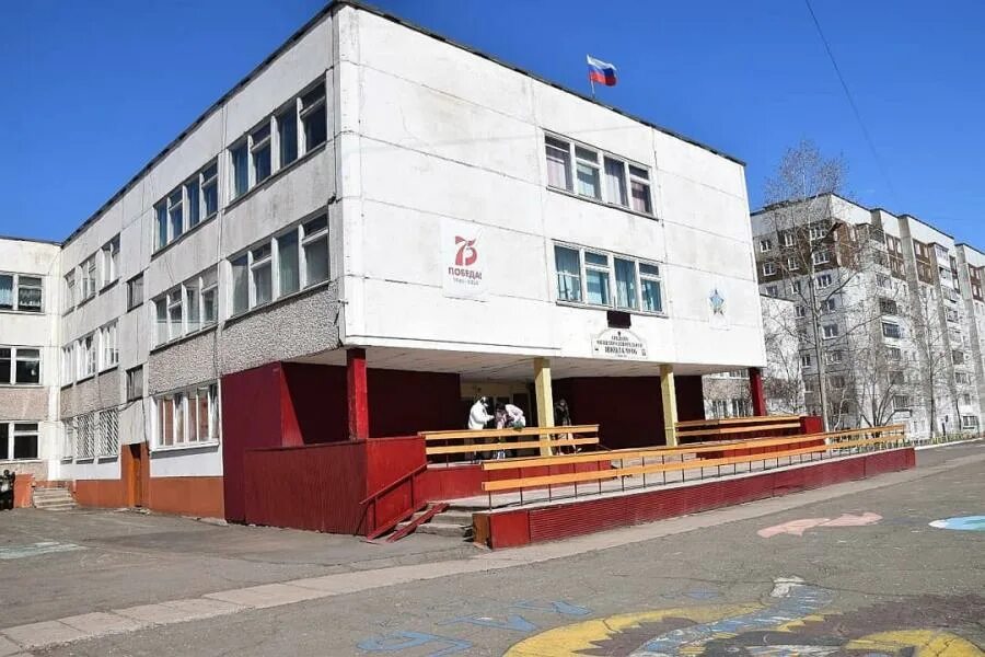 Сош 46 братск. Школа 8 осиновка братск. 46 школа братск зал. 46 школа братск. Школа 1 братск.
