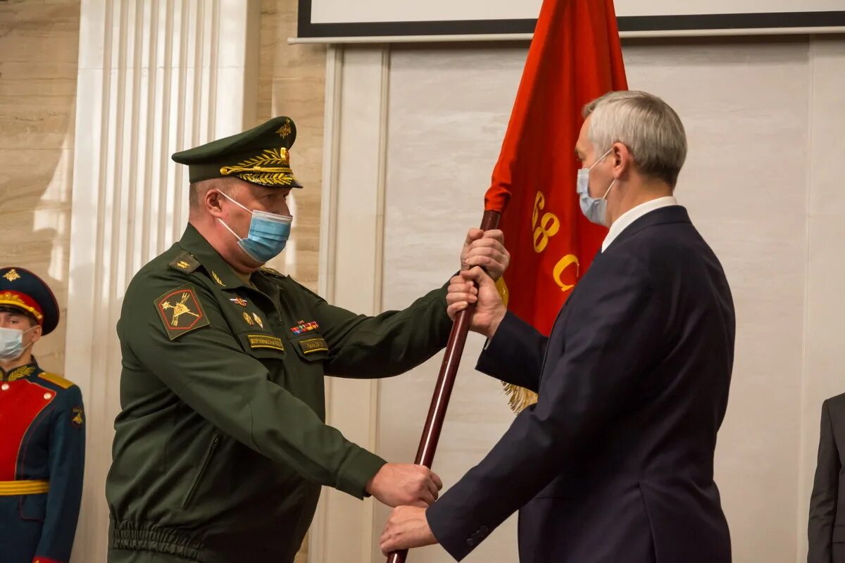 Военная власть. Знамя ЦВО. Генерал Мельников ЦВО. Кемерово боевое Знамя. Командующий генерал-лейтенант 201.